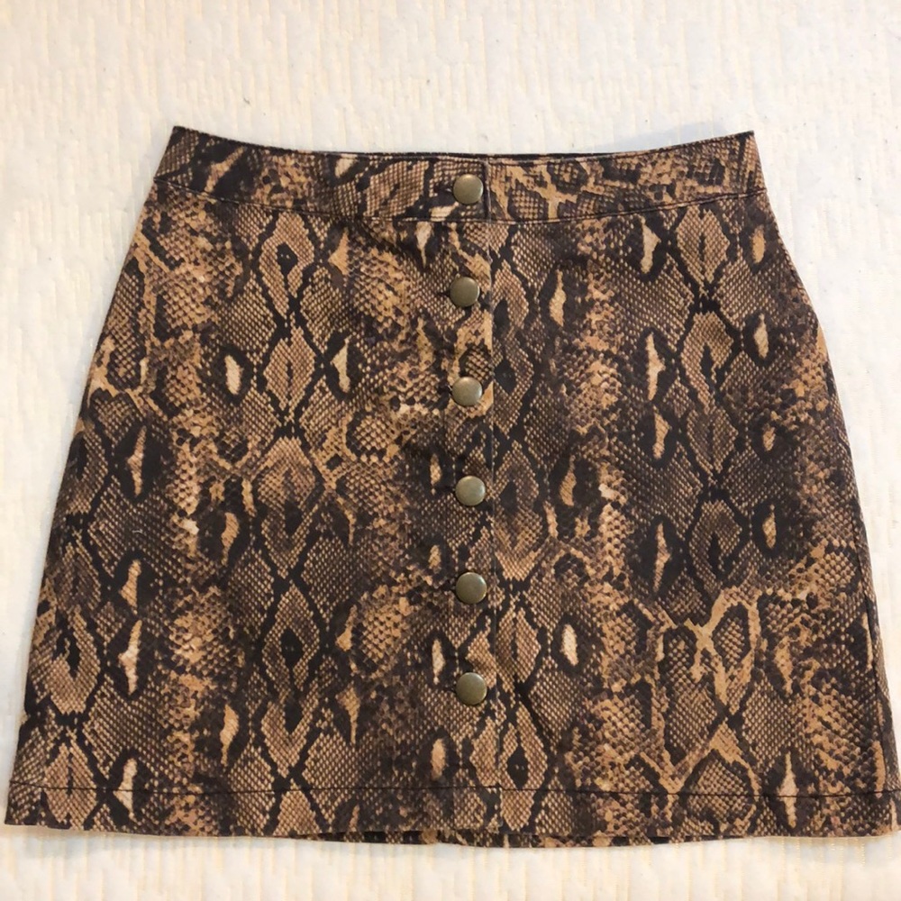 GB skirt